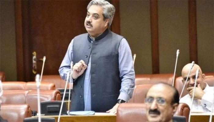 فاٹا کی پولیس جب خیبر پختون خوا میں آتی ہے اسے گرفتار کیا جاتا ہے، سینیٹر ہدایت اللہ