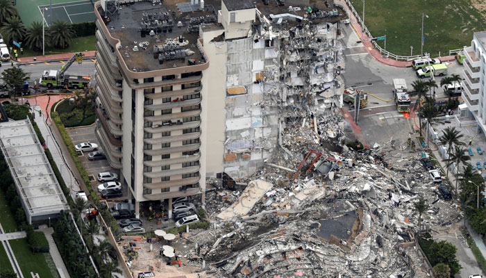 میامی :12 منزلہ عمارت گرنے سے ایک شخص ہلاک،99 لاپتہ