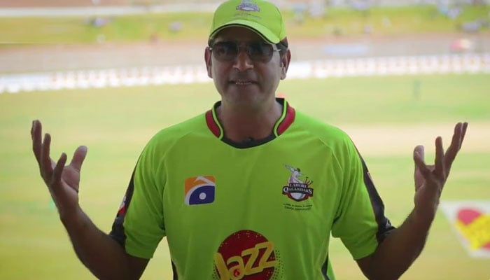 عاقب جاوید قلندرز بلے بازوں پر برس پڑے