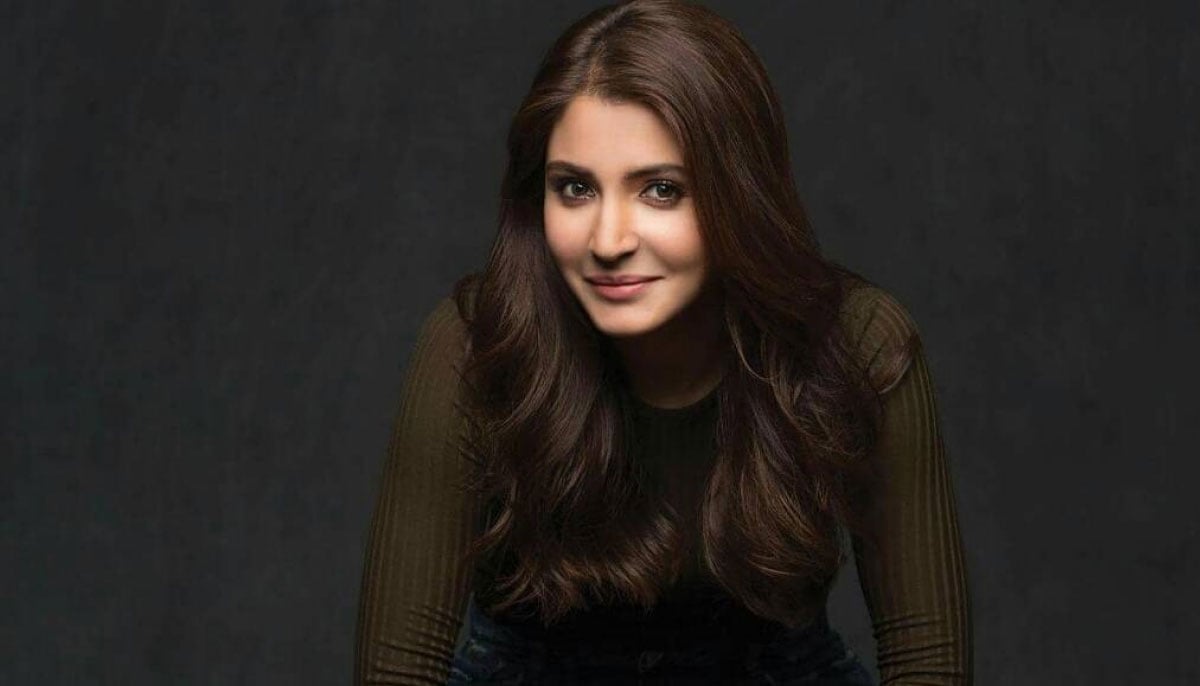 Anushka Sharma snapped in UK with husband Virat Kohli, daughter Vamika
