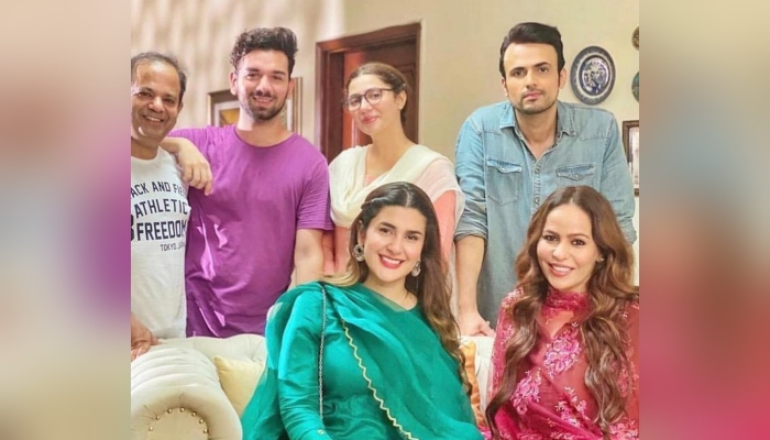 Star-studded upcoming drama serial ‘Hum Kahan kay Sachay Thay’ hits the floor