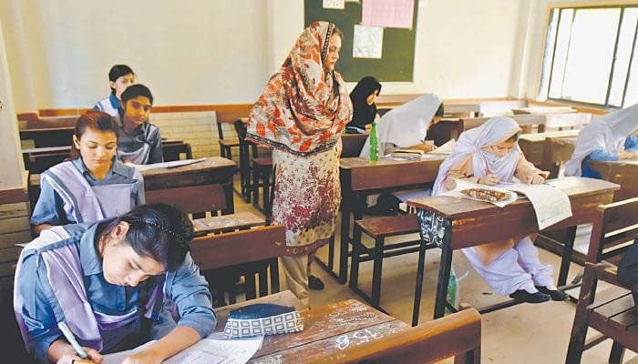 کراچی:اسکول میں پرچہ نہ پہنچنے کی انوکھی وجہ کیا تھی؟