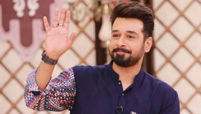 Faysal Qureshi recreates his hilarious viral video with Aijaz Aslam