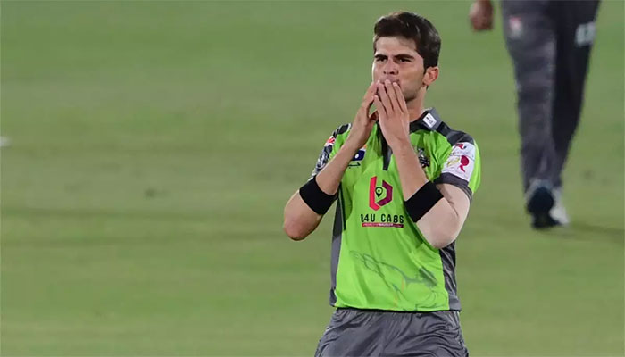 جب بھی میچ میں برا کھیلتے ہیں تو اکٹھے بیٹھ کرغلطیوں کا جائزہ لیتے ہیں، شاہین آفریدی