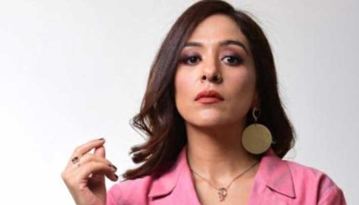 Proud mom Yasra Rizvi treats fans to glimpse of her newborn son