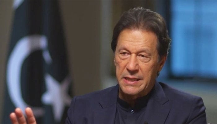 یومِ شہداء پر کشمیریوں کے ساتھ کھڑے ہیں: وزیرِ اعظم عمران خان