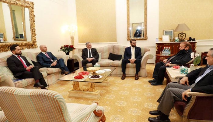 لندن: نواز شریف سے افغان مشیر اور وزیر کی ملاقات