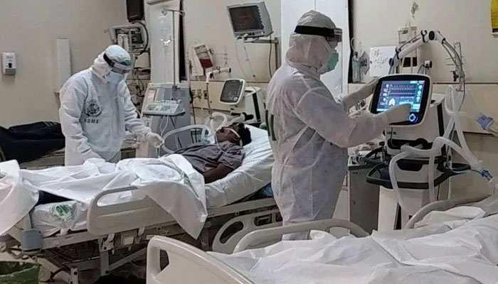 کراچی، اسپتالوں میں کورونا کے لئے مختص وارڈ کی صورتحال