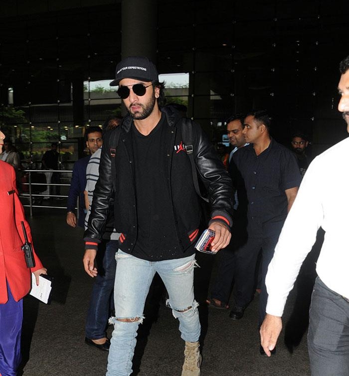 Missing boyfriend Ranbir Kapoor, Alia Bhatt steals his belongings, shares cute snaps