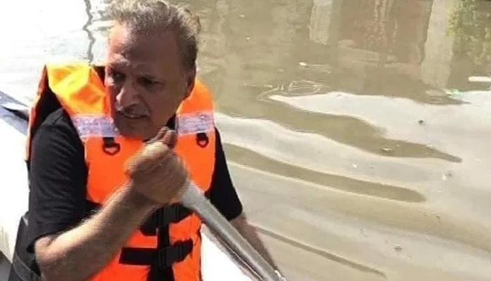 اسلام آباد بارش، عارف علوی بھی اپنی کشتی کیساتھ تیار