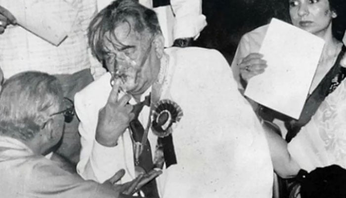 When Indian president himself went to unwell Raj Kapoor to present presitgious award