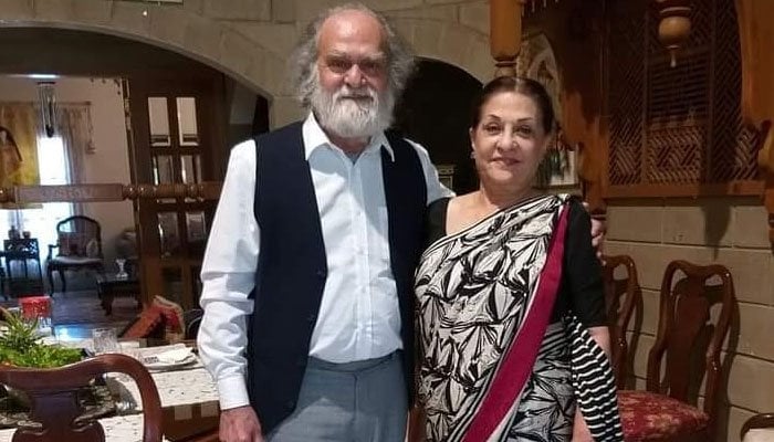Manzar Sehbai expresses love for wife Samina Ahmed in latest post