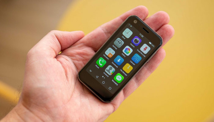 دنیا کا سب سے چھوٹا 4G اسمارٹ فون لانچ