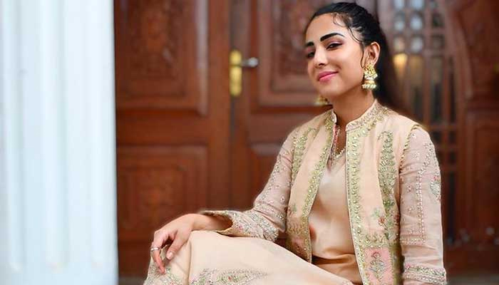 اشنا شاہ کوویڈ سے صحتیاب، دعائیں کرنے پر مداحوں کی مشکور