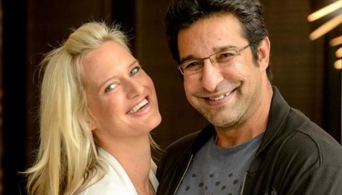 Shaniera Akram misses husband Wasim Akram on 8th wedding anniversary