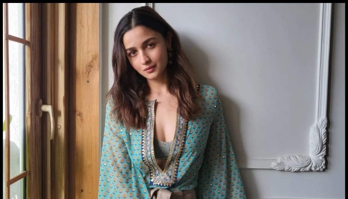 Alia Bhatt shares Sunday glam pics, says 'you change the world by being yourself'