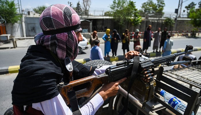 Taliban patrol in Kabul, take control of traffic system