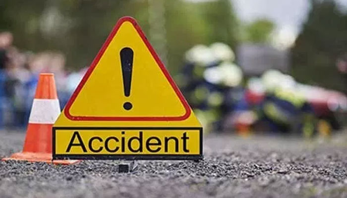 نواب شاہ: ٹریلر کی کار کو ٹکر،خاتون جاں بحق