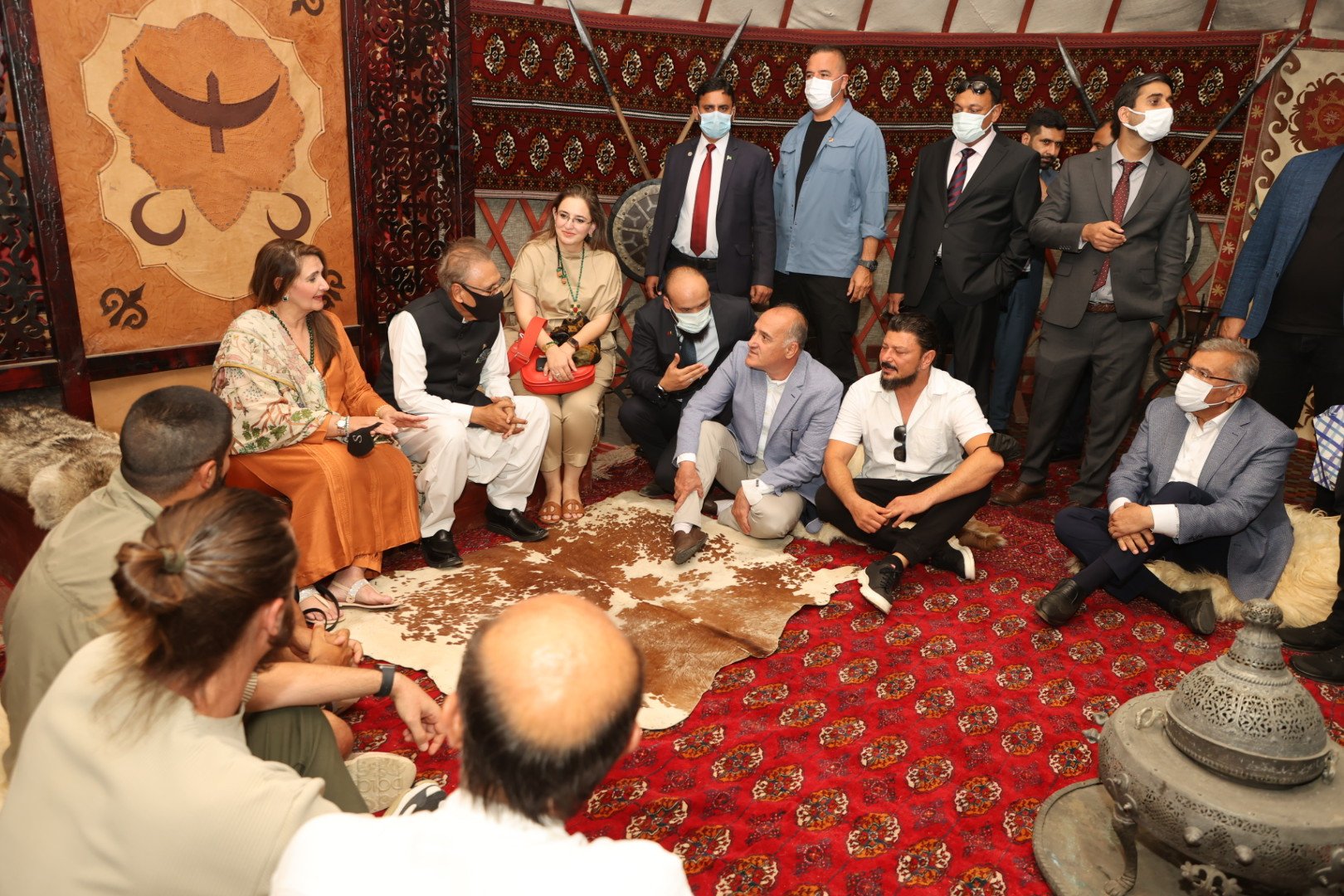 President Arif Alvi, first lady Samina visit the sets of ‘Kuruluş: Osman’