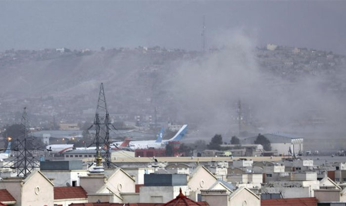 کابل ایئرپورٹ پر دھماکوں میں کم از کم 12 امریکی فوجی ہلاک ہوئے، امریکی حکام