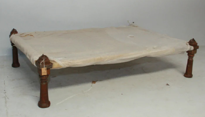 نیوزی لینڈ کی ویب سائٹ پر چارپائی کی مہنگے داموں فروخت