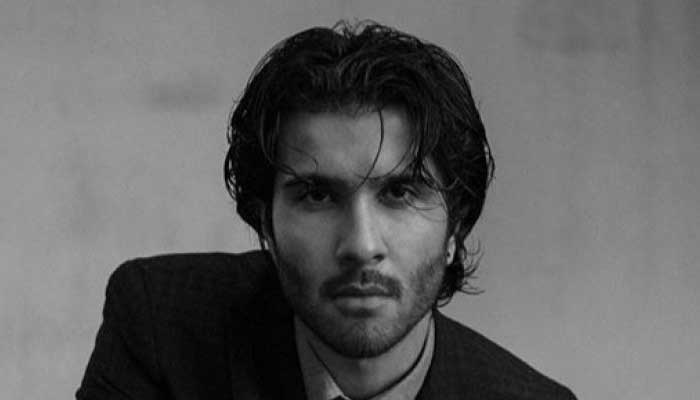 Feroze Khan opens up on an encounter with female fan, gushes over rising popularity