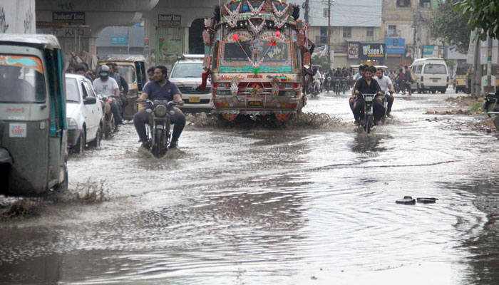 کراچی: بارش کا سلسلہ آج شام تک جاری رہنے کا امکان