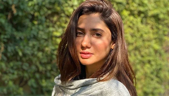 یوم دفاع پاکستان پر ماہرہ خان کی جانب سے افواج پاکستان کو سلیوٹ