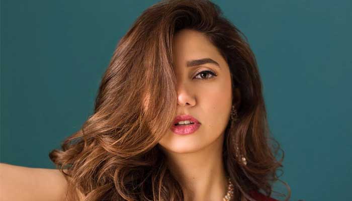 Mahira Khan touches upon working with ‘selected few’ in industry 
