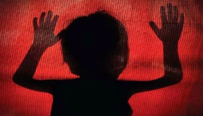 شیخوپورہ میں لاپتہ 6 سال کی بچی کی لاش مل گئی، زیادتی کے بعد قتل کیا گیا