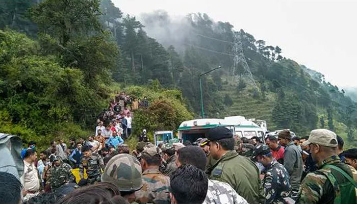 مقبوضہ کشمیر: بھارتی فوجی ہیلی کاپٹر حادثے کے دونوں زخمی دم توڑ گئے