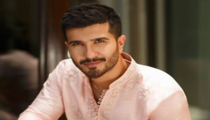 Feroze Khan announces new project 'Ay Mushte Khaak' with 7th Sky Entertainment