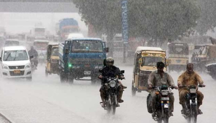 کراچی میں آج اچانک بارش کیوں ہوئی؟