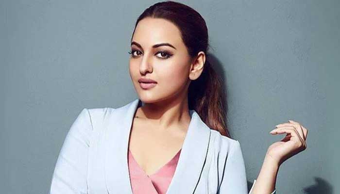 Sonakshi Sinha relates her first love story
