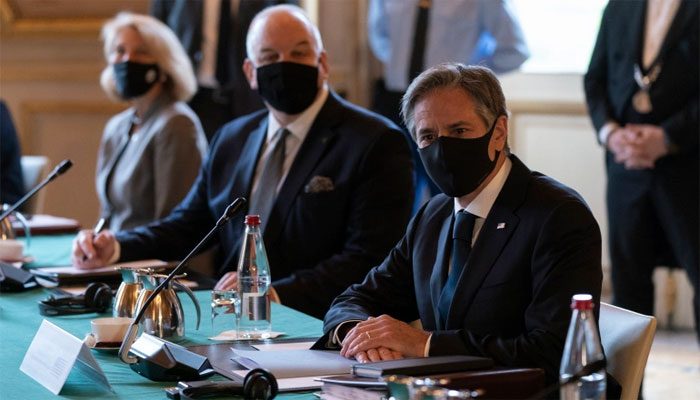 پیرس: انٹونی بلنکن کی فرانسیسی صدر میکروں سے ملاقات، تعاون بڑھانے پر گفتگو