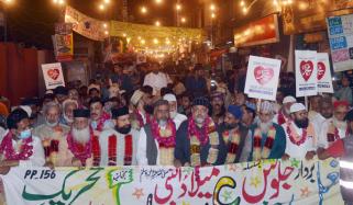 ربیع الاول کا آغاز، لاہور میں مشعل بردار جلوس