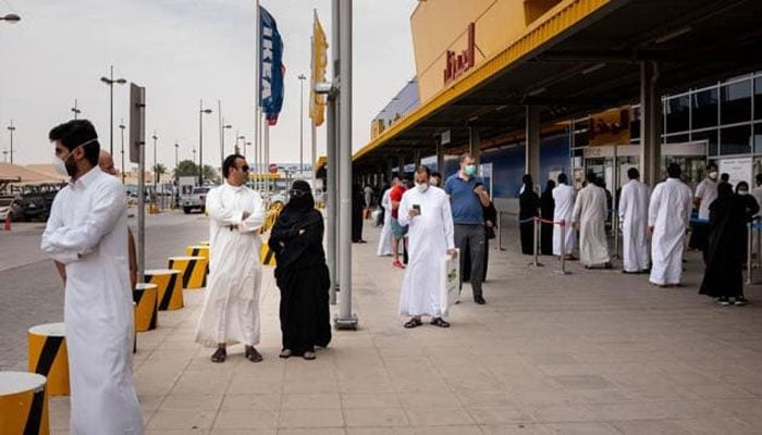 سعودی عرب میں کورونا کیسز میں کمی، 17 اکتوبر سے پابندیوں میں نرمی ہوگی