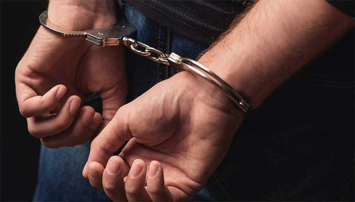 کراچی میں  ایف آئی اے نے حوالہ ہنڈی کے دو ایجنٹ گرفتار کرلیے