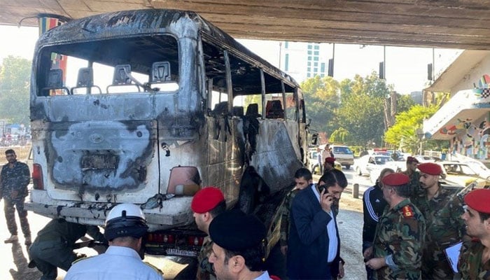 دمشق: بس کو 2 دھماکوں سے اڑا دیا گیا، 13 افراد ہلاک