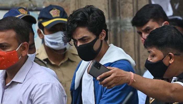 واٹس ایپ چیٹ کی بنیاد پر آریان خان کو گرفتار کرنے پر کمال راشد کی این سی بی پر تنقید