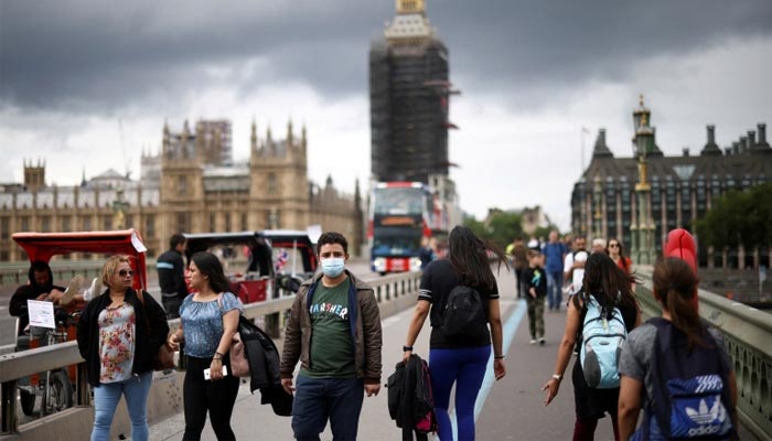 برطانیہ کا آئندہ ہفتے مزید 7 ممالک کو سفری ریڈ لسٹ سے نکالنے کا اعلان