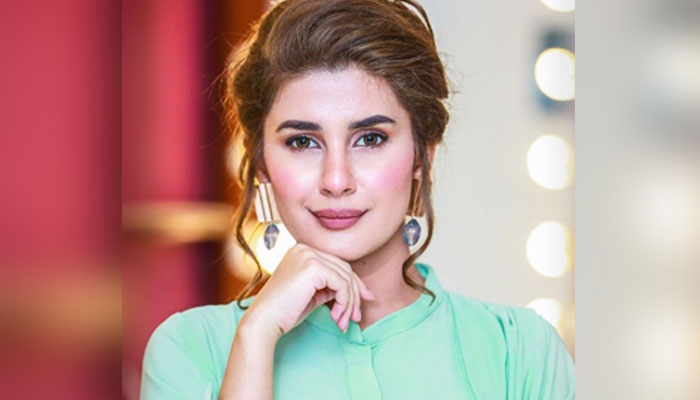 قومی ٹیم کی نظر اُتارنے کا دل چاہ رہا ہے: کبریٰ خان