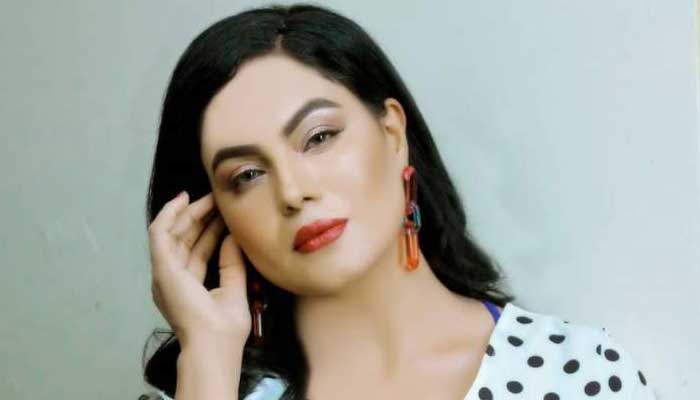 Veena Malik clears air on her viral tweets