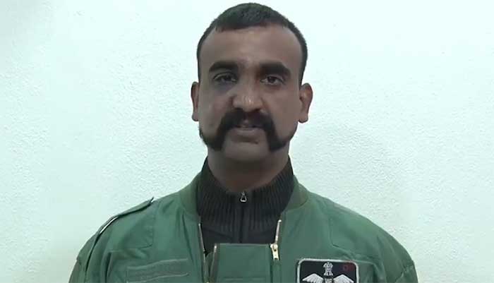 پاکستان میں بالاکوٹ پر حملے میں ناکام بھارتی پائلٹ ابھینندن کو ترقی دے دی گئی