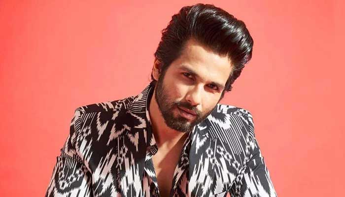 Shahid Kapoor highlights importance of time keeping: ‘ Man alone chimes the hour’