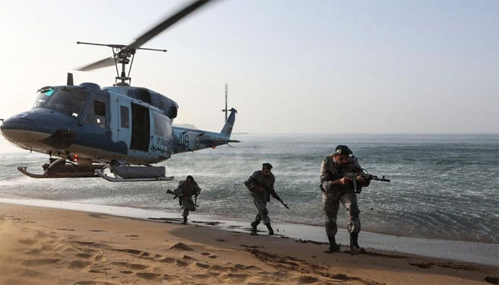 ایران نے خلیج عمان میں سالانہ فوجی مشقیں شروع کردیں