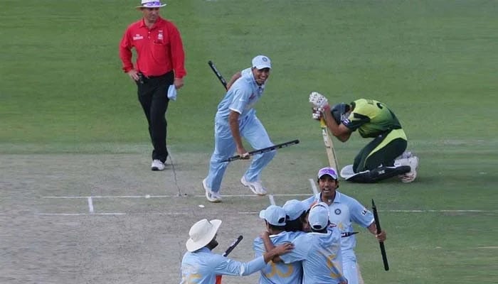 T20 ورلڈکپ: ’پلیئر آف دی ٹورنامنٹ‘ کا اعزاز کونسے پاکستانی کرکٹر کے پاس ہے؟