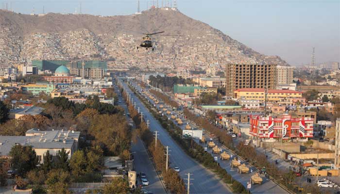 کابل میں طالبان کی فوجی پریڈ، امریکی اور روسی گاڑیوں و اسلحہ کا استعمال