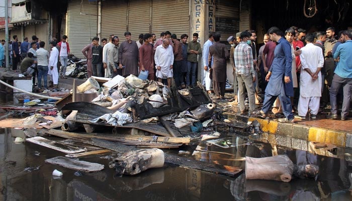 کراچی: کوآپریٹو مارکیٹ میں آگ لگنے کا مقدمہ پریڈی تھانے میں درج