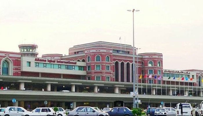 لاہور ایئر پورٹ کے مین رن وے کی تعمیر بروقت مکمل نہ ہوسکی